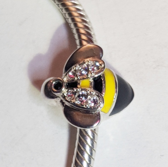 Chamilia Bumblebee Charm - Picture 5 of 5